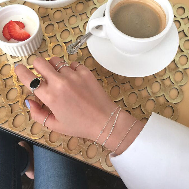 Modern Mychica bracelet in gold or silver